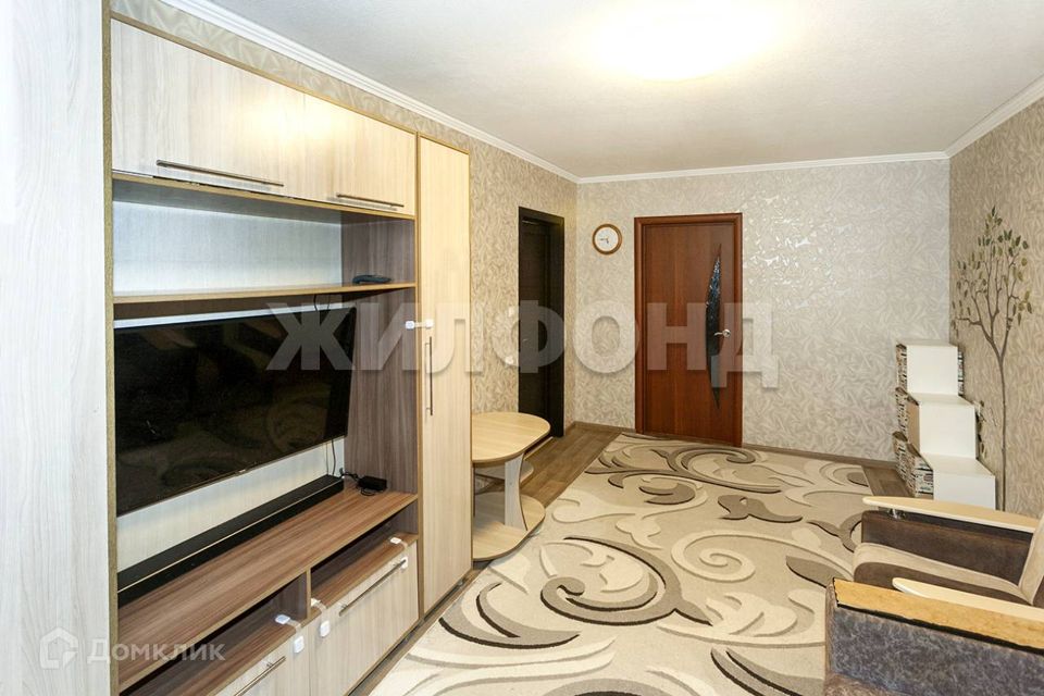 Продаётся 3-комнатная квартира, 61.8 м²
