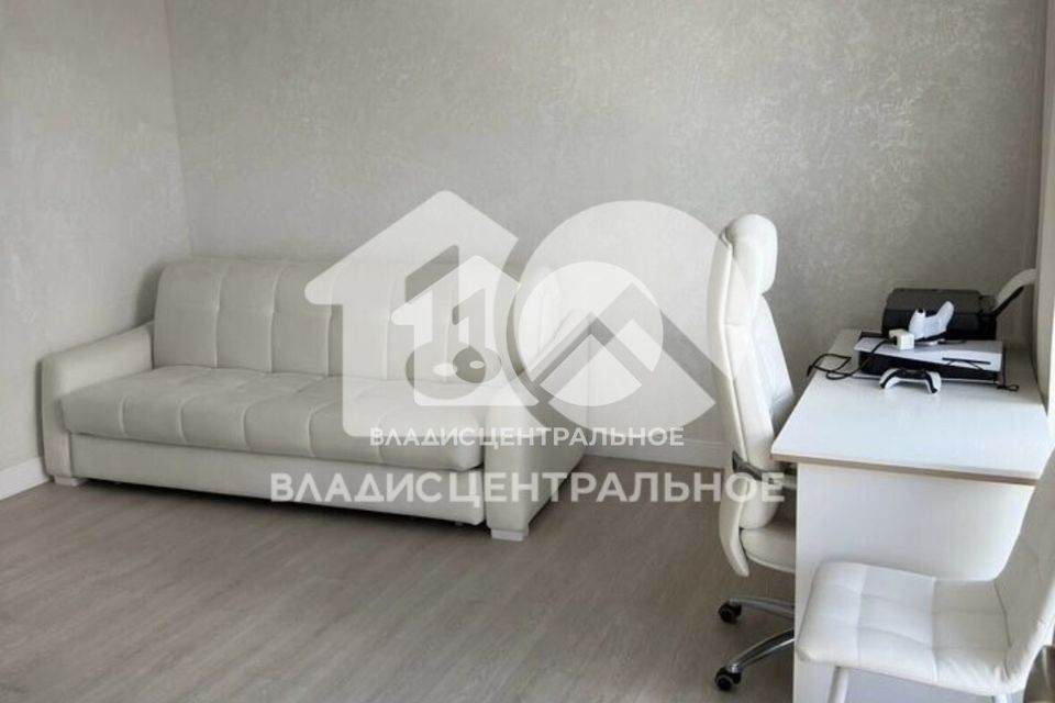 Сдаётся 4-комнатная квартира, 145 м²