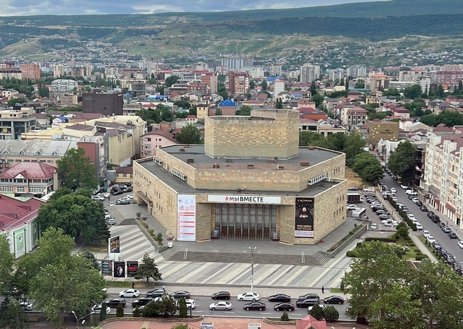 Сдаётся 3-комнатная квартира, 150 м²