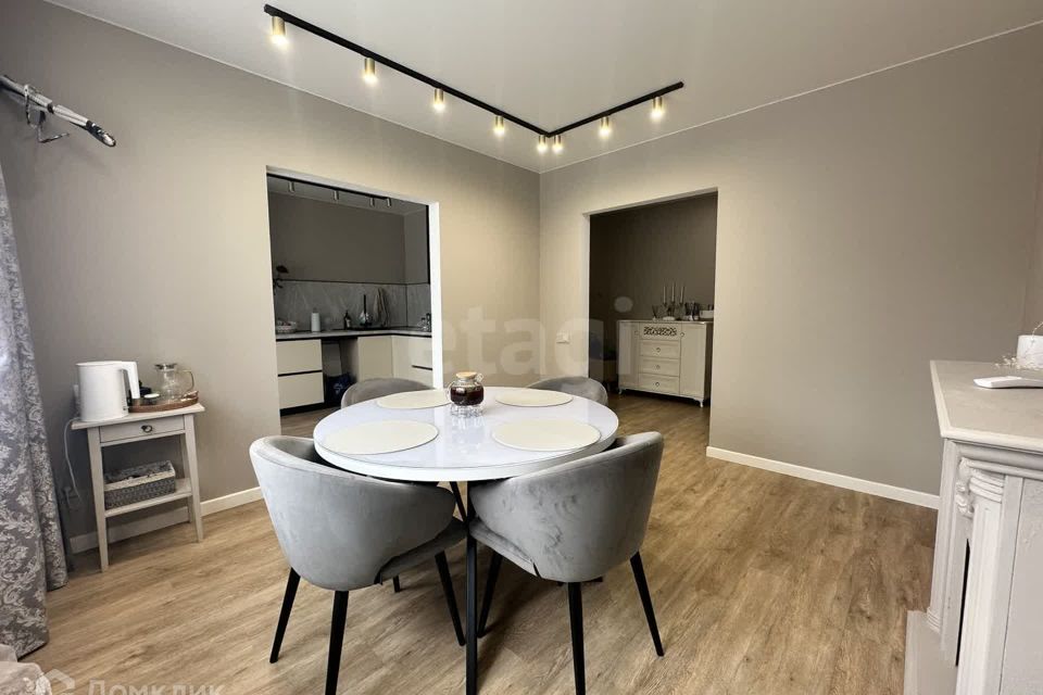 Продаётся 3-комнатная квартира, 113 м²