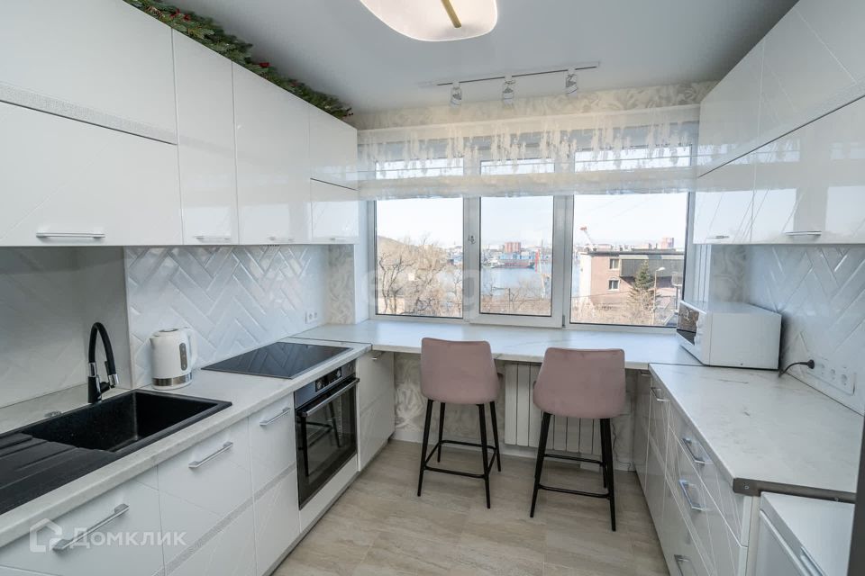 Продаётся 3-комнатная квартира, 60.4 м²