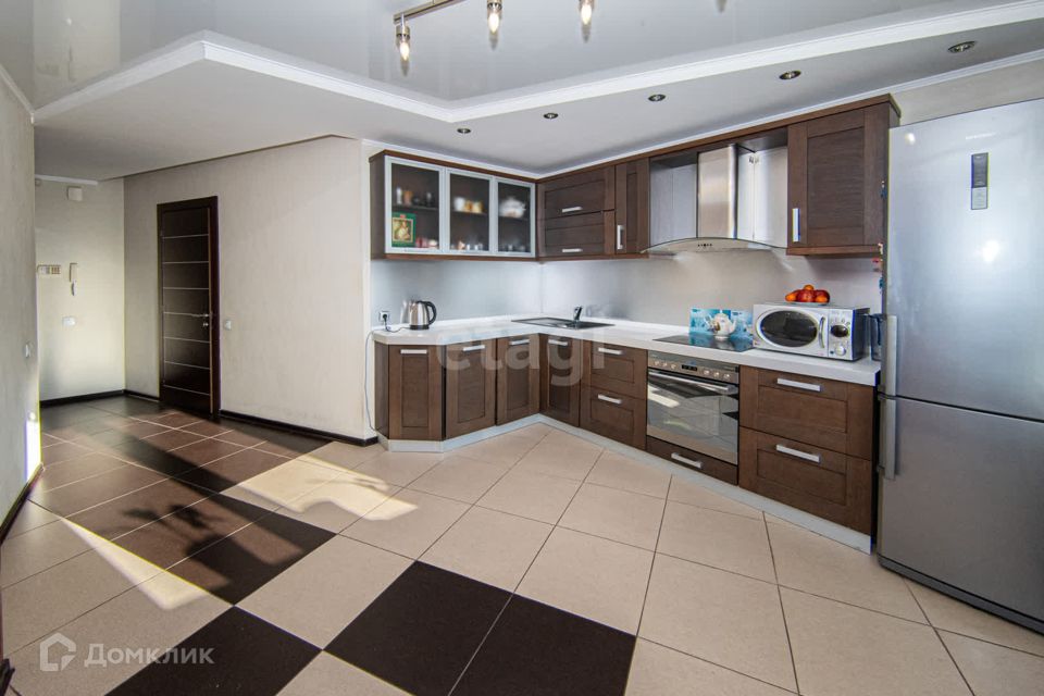 Продаётся 2-комнатная квартира, 76.1 м²