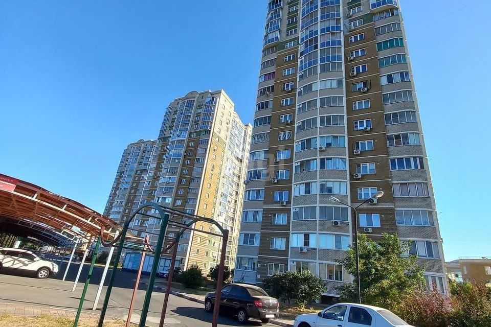 Продаётся 2-комнатная квартира, 64.8 м²