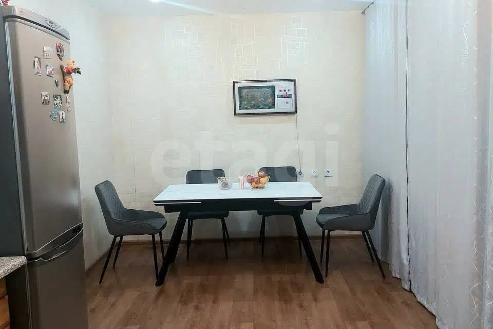 Продаётся 4-комнатная квартира, 113.5 м²