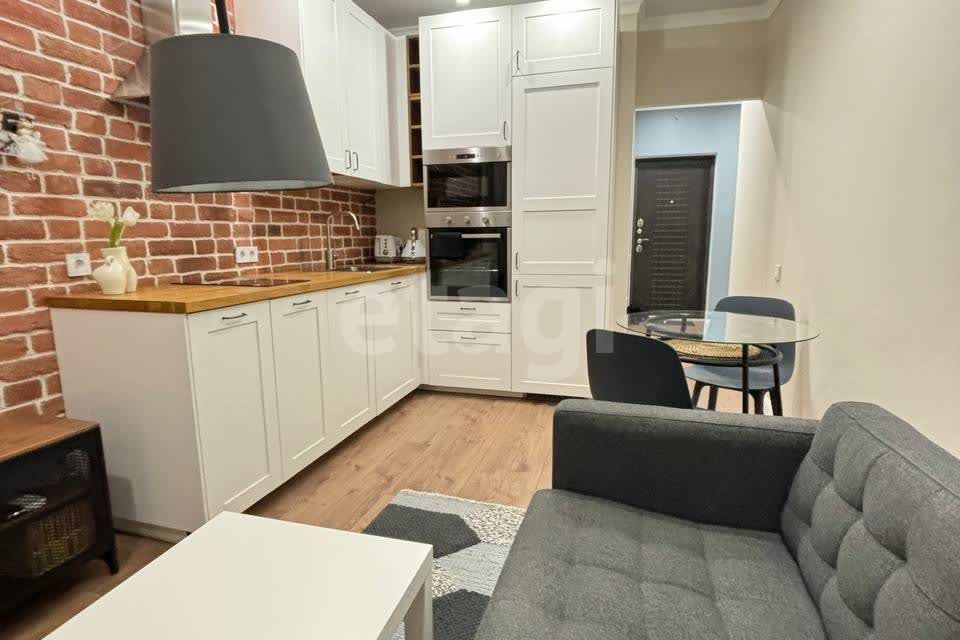 Продаётся 1-комнатная квартира, 41.9 м²