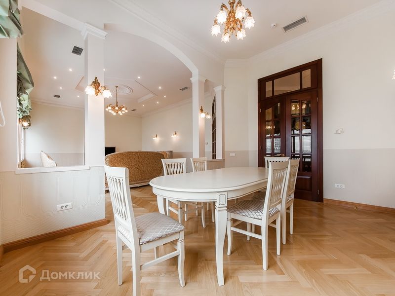 Сдаётся 4-комнатная квартира, 190 м²