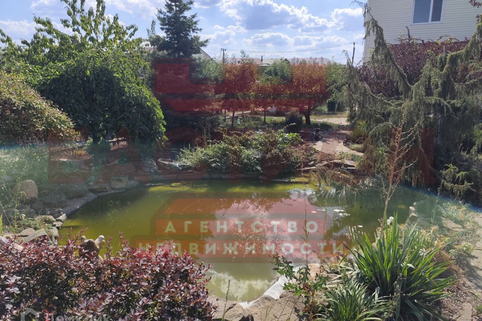 Продаётся 3-этажный дом, 300 м²