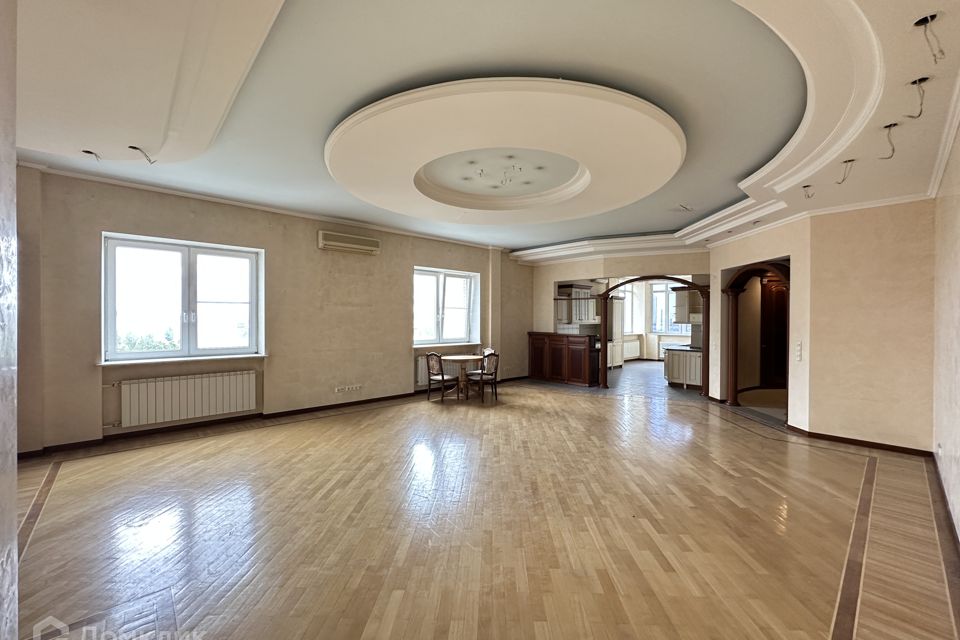 Продаётся 5-комнатная квартира, 187.7 м²