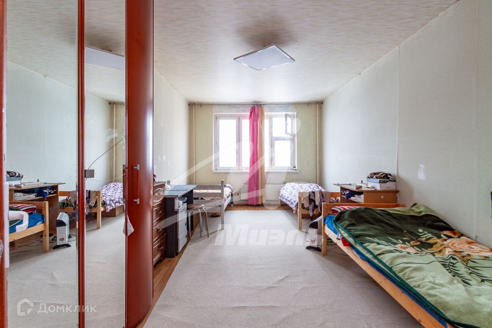 Продаётся 4-комнатная квартира, 105.8 м²