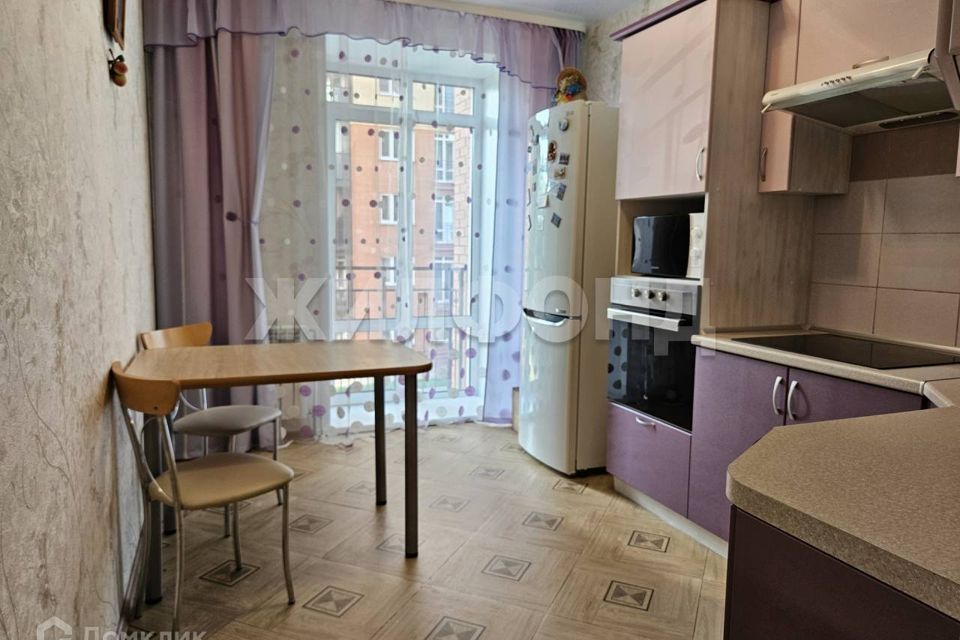 Продаётся 1-комнатная квартира, 46.7 м²