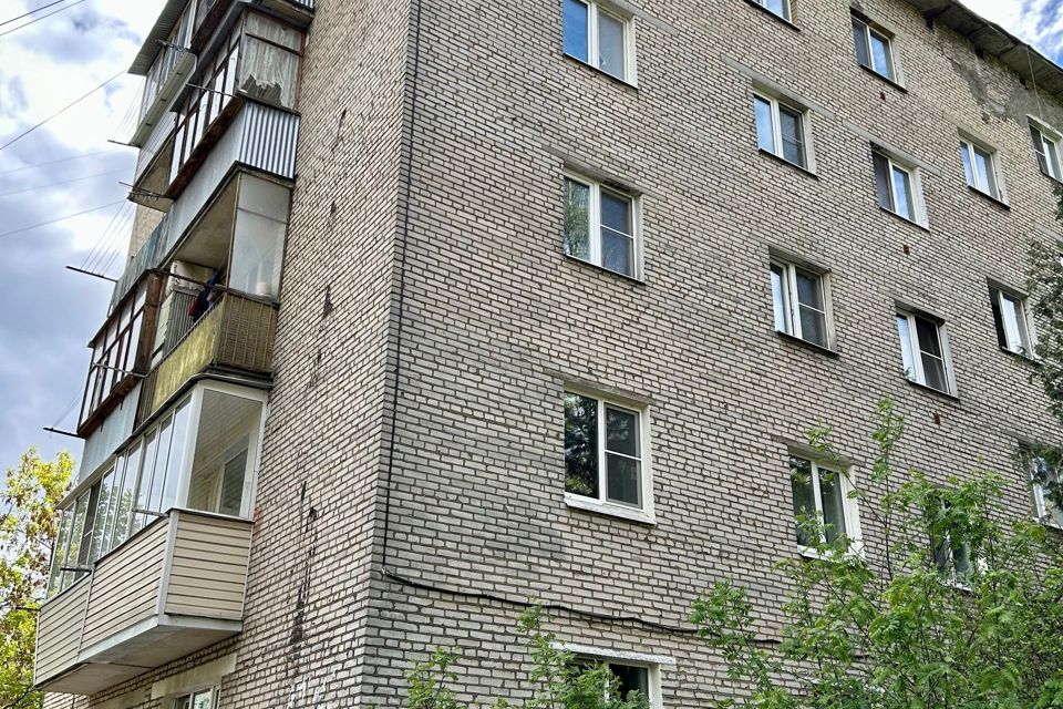 Продаётся 4-комнатная квартира, 61.6 м²