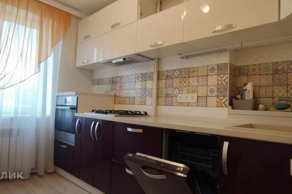 Продаётся 3-комнатная квартира, 59 м²