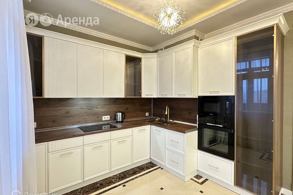 Сдаётся 4-комнатная квартира, 127 м²