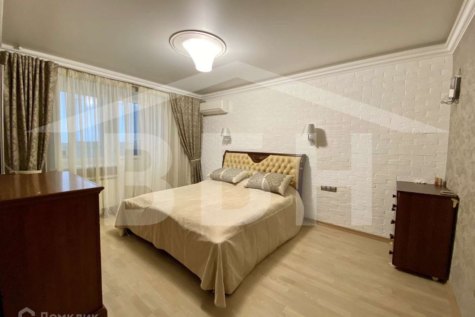 Продаётся 4-комнатная квартира, 125.2 м²