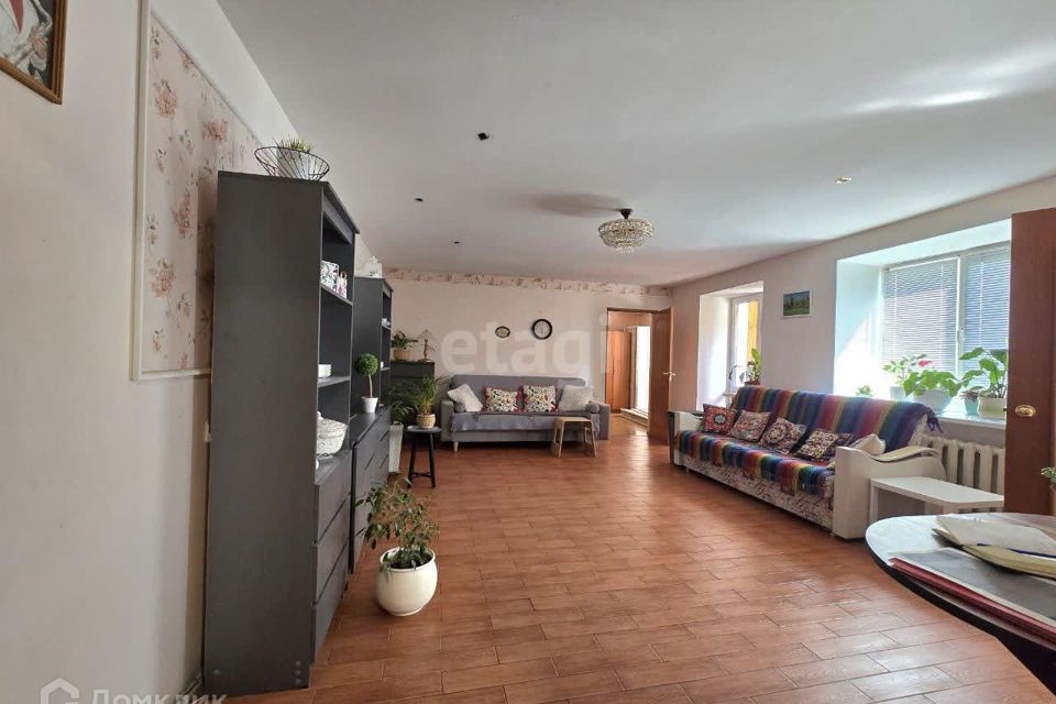 Продаётся 5-комнатная квартира, 126.8 м²