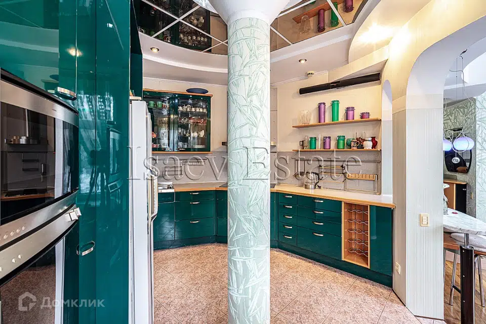 Продаётся 4-комнатная квартира, 115.3 м²