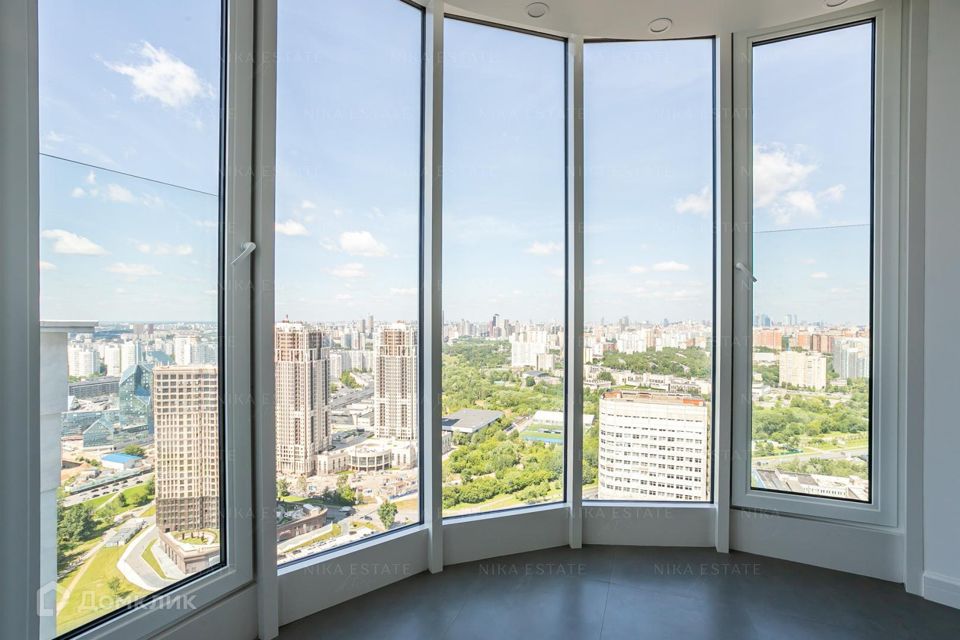 Продаётся 5-комнатная квартира, 190 м²