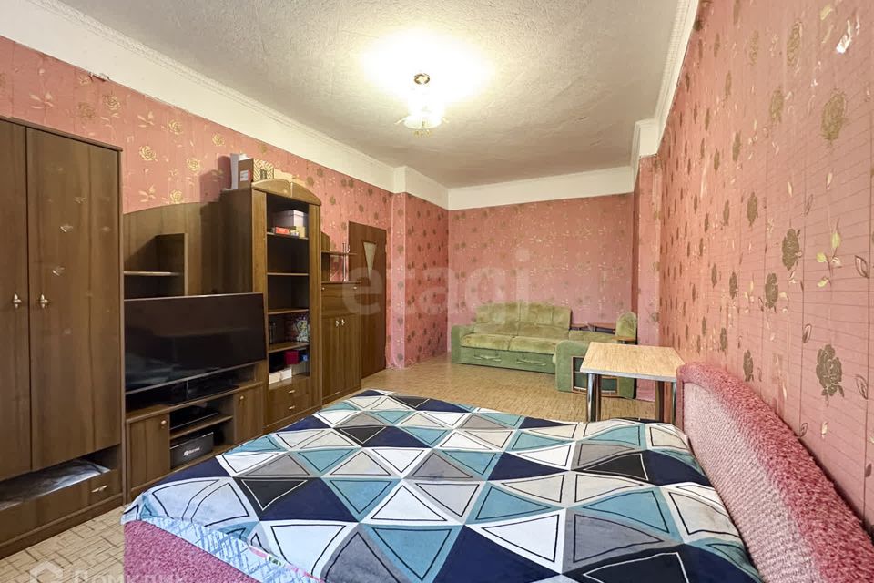 Продаётся 1-комнатная квартира, 41.7 м²
