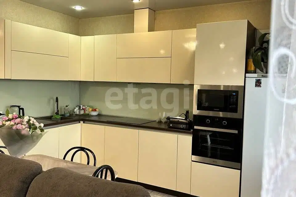 Продаётся 3-комнатная квартира, 76.8 м²