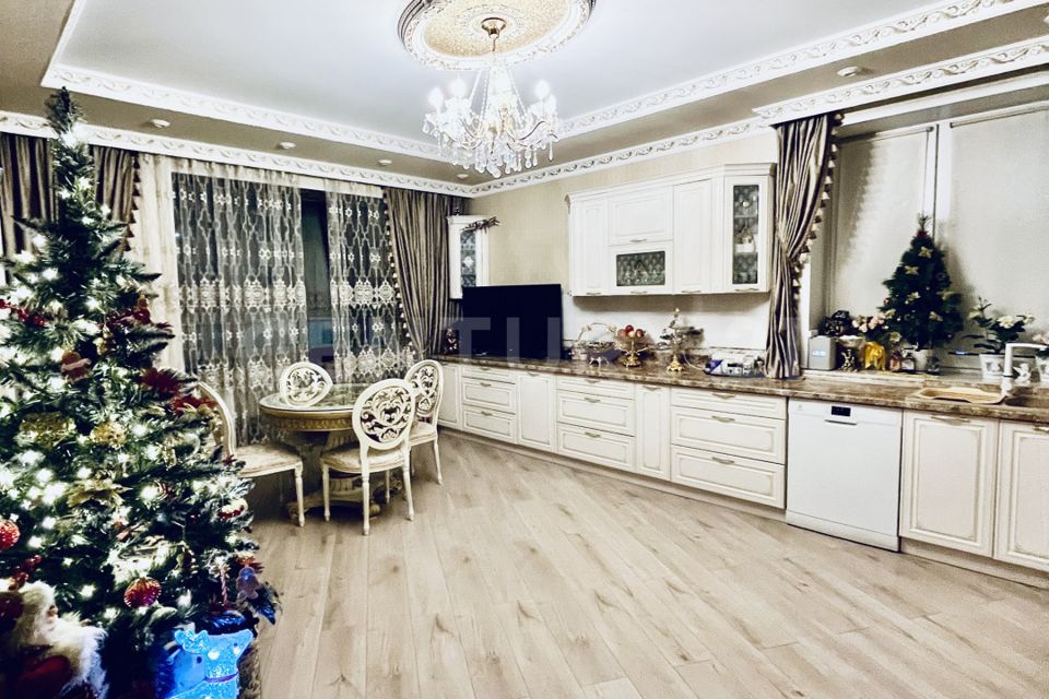 Продаётся 3-комнатная квартира, 103 м²