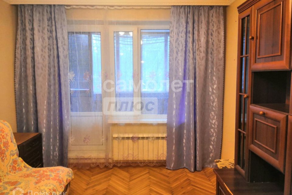 Продаётся 2 комнаты в 3-комн. квартире, 33 м²