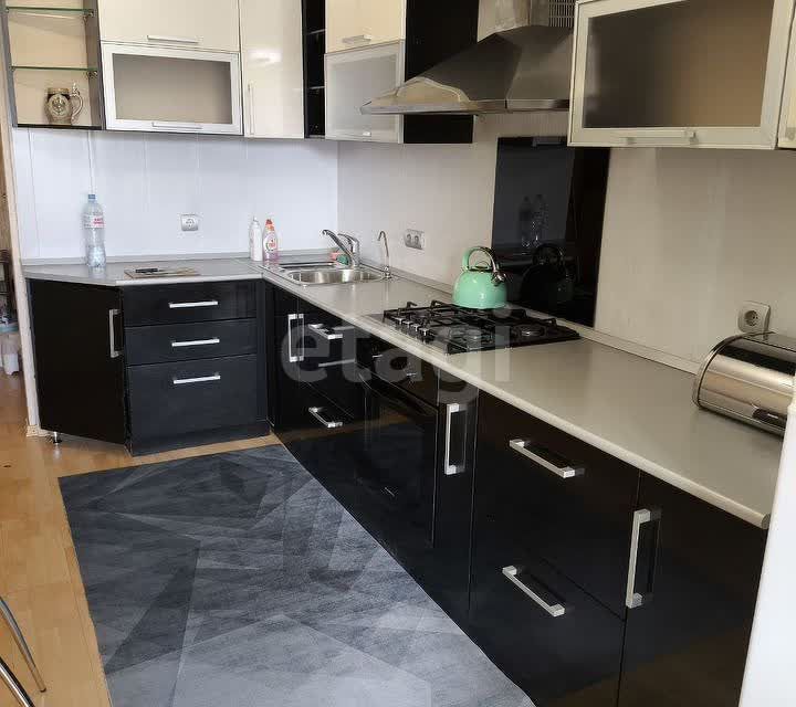Сдаётся 2-комнатная квартира, 61 м²