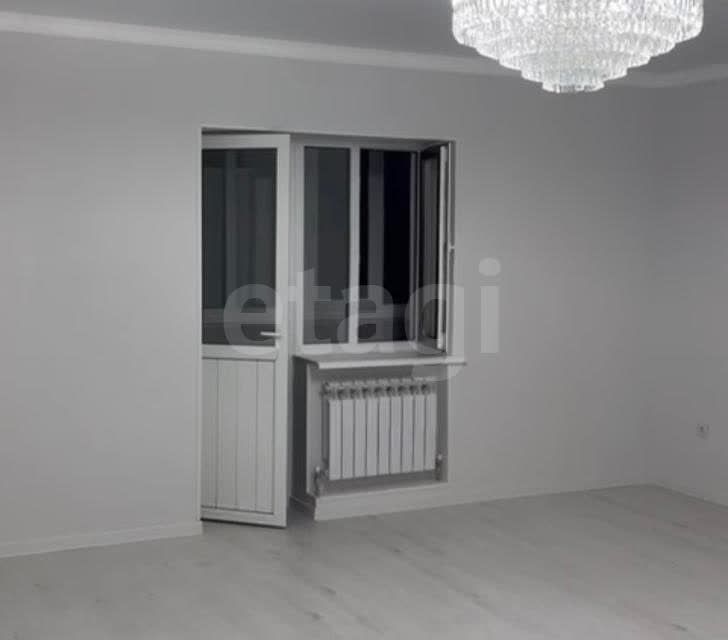 Продаётся 3-комнатная квартира, 105 м²