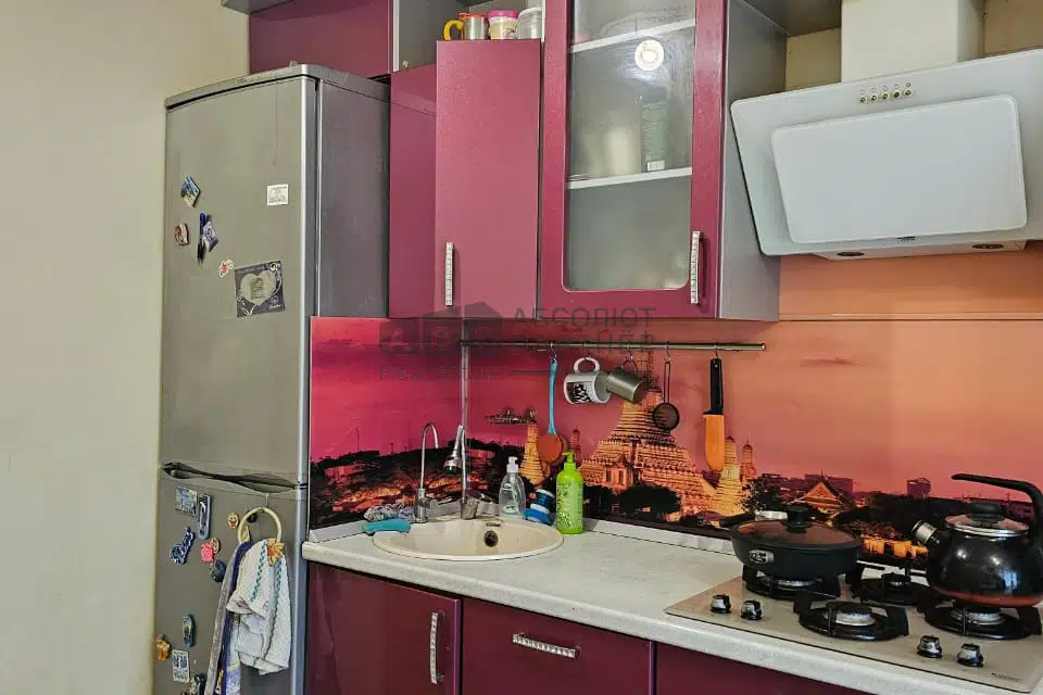 Продаётся 4-комнатная квартира, 75.8 м²