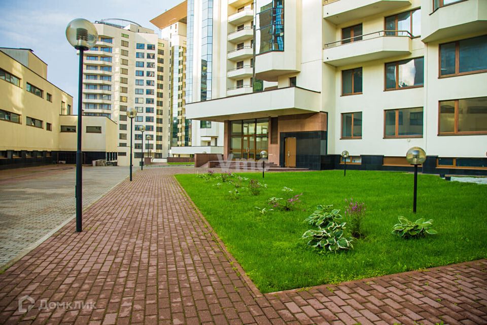 Продаётся 3-комнатная квартира, 153.7 м²