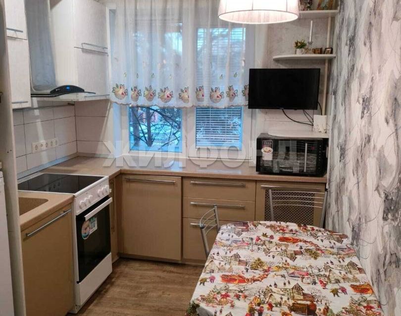 Продаётся 4-комнатная квартира, 60.3 м²