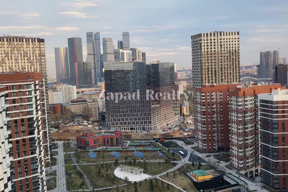 Продаётся 4-комнатная квартира, 109 м²