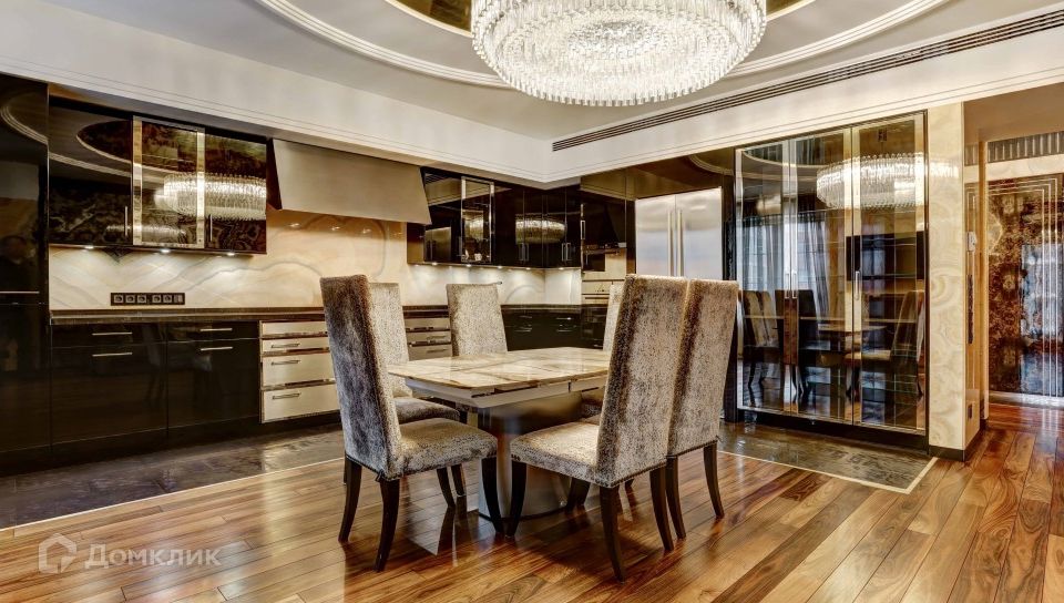 Сдаётся 4-комнатная квартира, 160 м²
