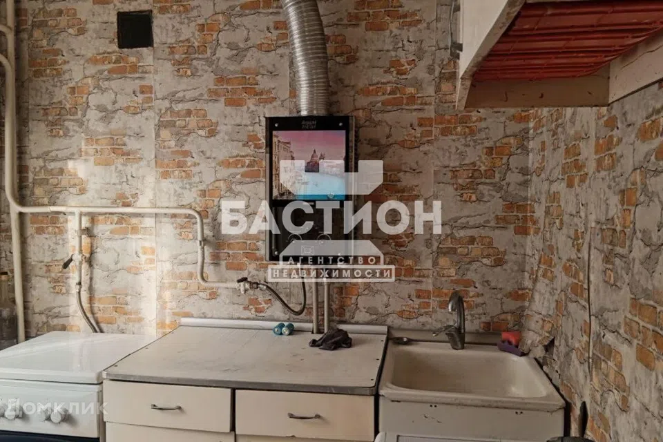 Продаётся 3-комнатная квартира, 57.3 м²