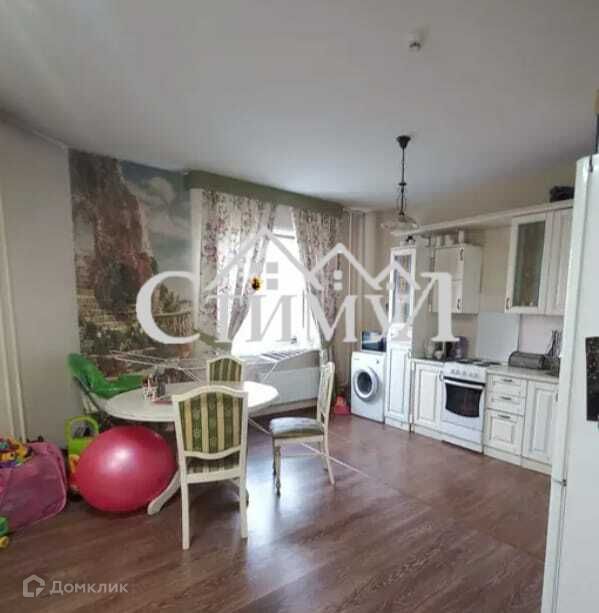 Продаётся 3-комнатная квартира, 82 м²