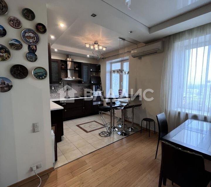 Продаётся 3-комнатная квартира, 120 м²