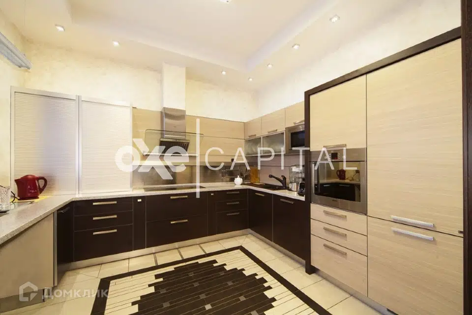Продаётся 3-комнатная квартира, 144.9 м²