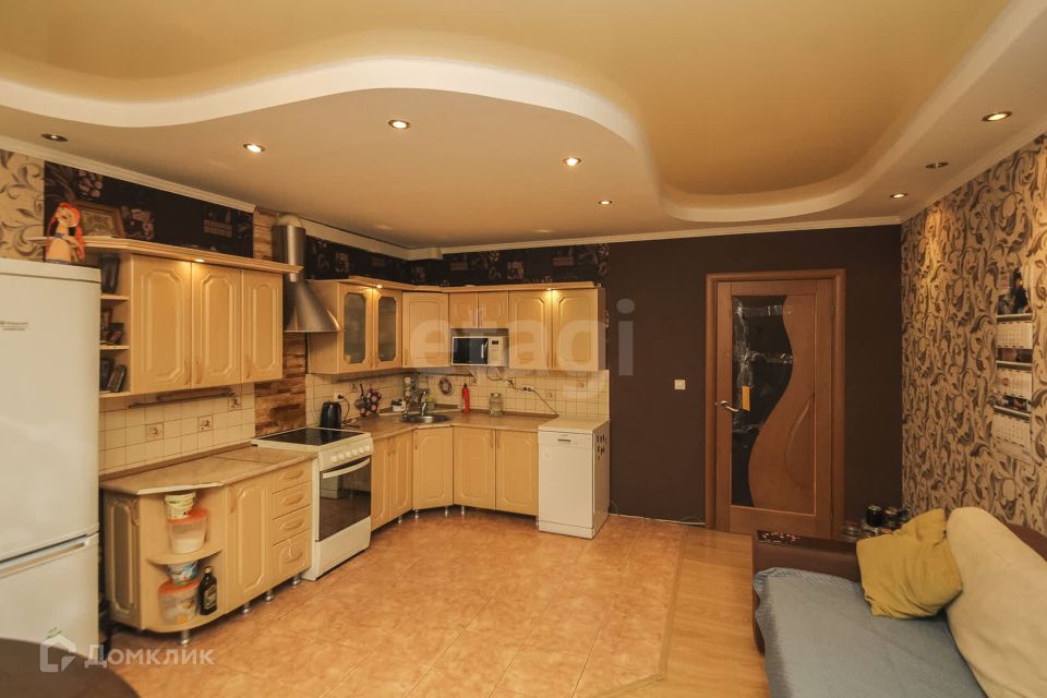 Продаётся 2-комнатная квартира, 69.2 м²