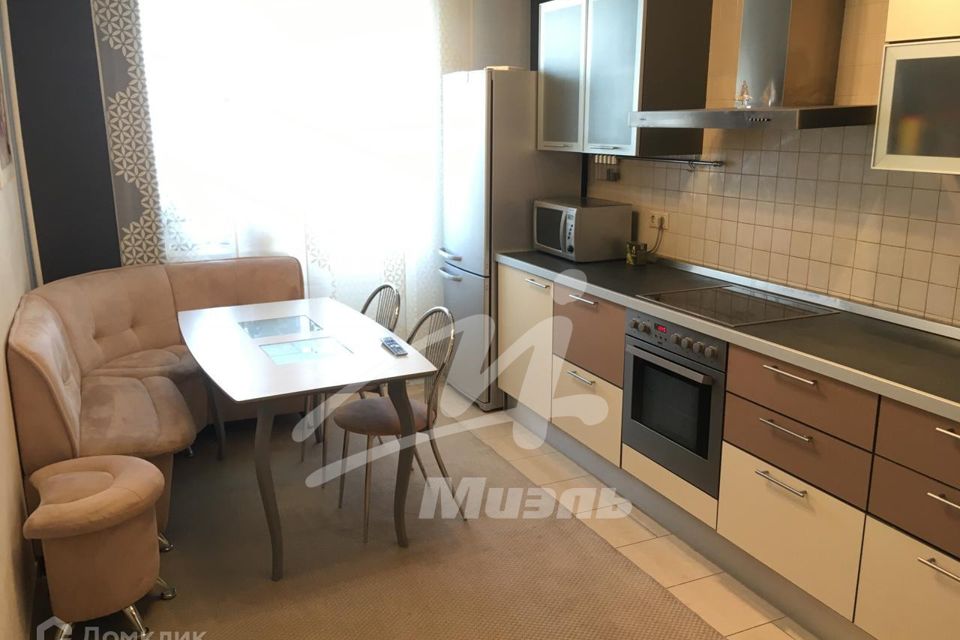 Сдаётся 2-комнатная квартира, 69 м²