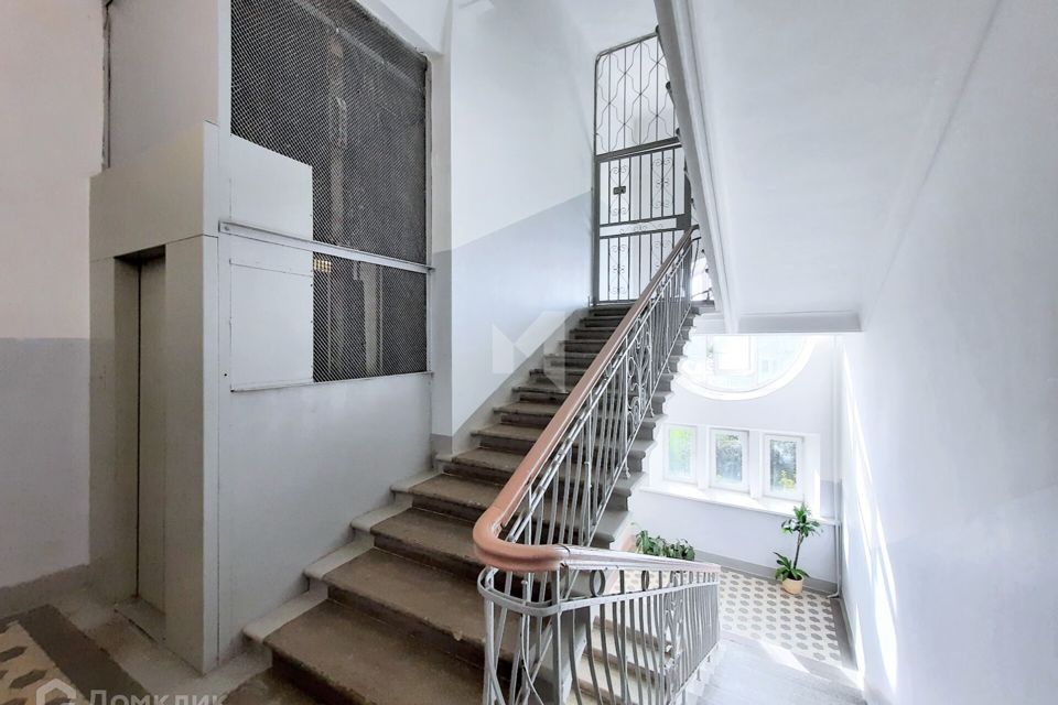 Сдаётся 4-комнатная квартира, 196 м²