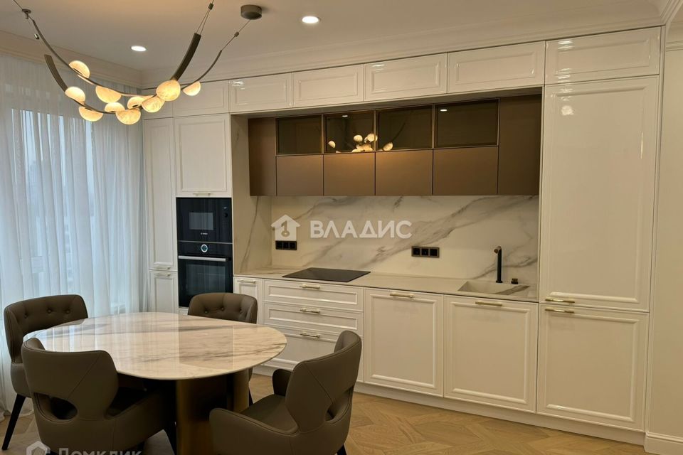 Продаётся 2-комнатная квартира, 65.5 м²