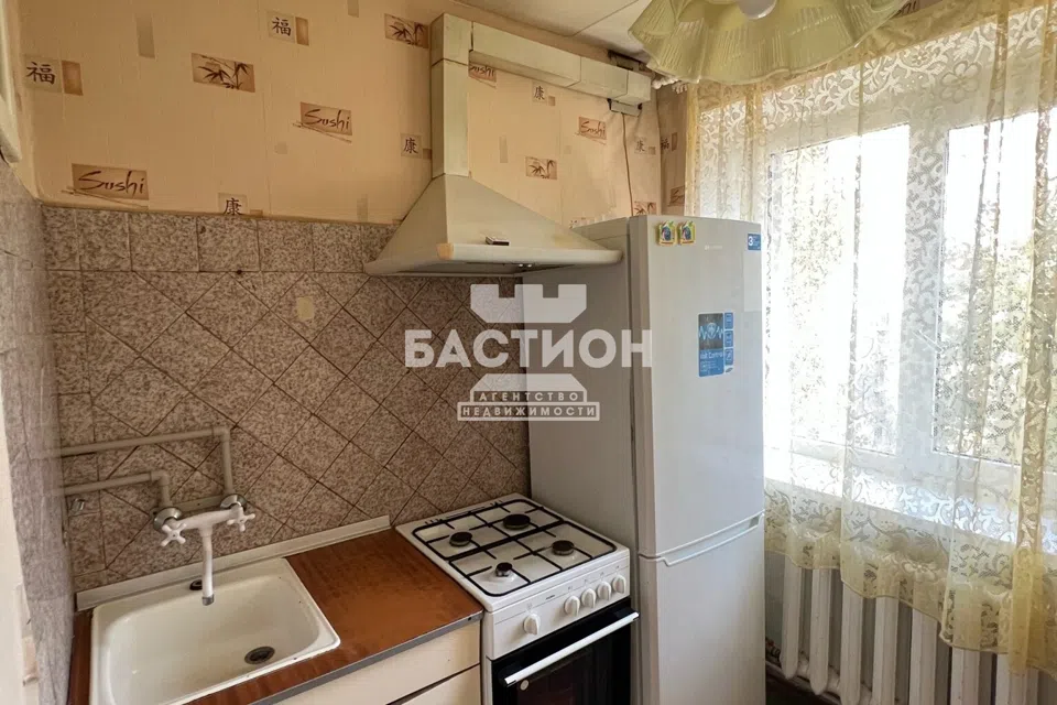 Продаётся 4-комнатная квартира, 62 м²