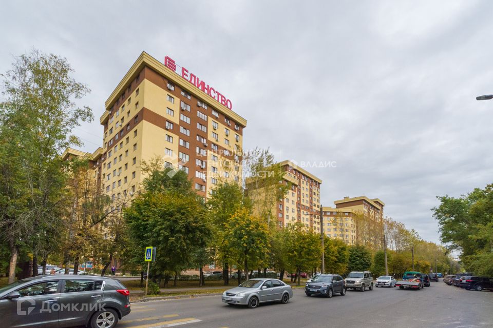 Продаётся 2-комнатная квартира, 105.2 м²
