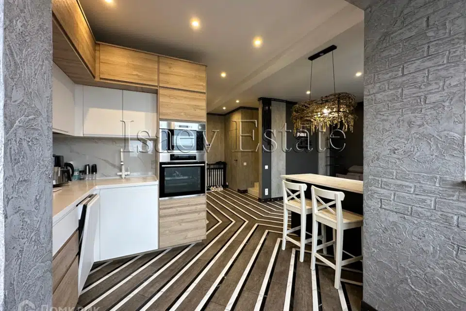 Продаётся 2-комнатная квартира, 90 м²