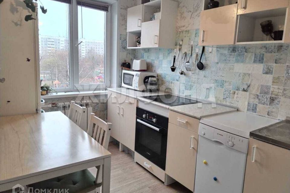 Продаётся 3-комнатная квартира, 61.7 м²