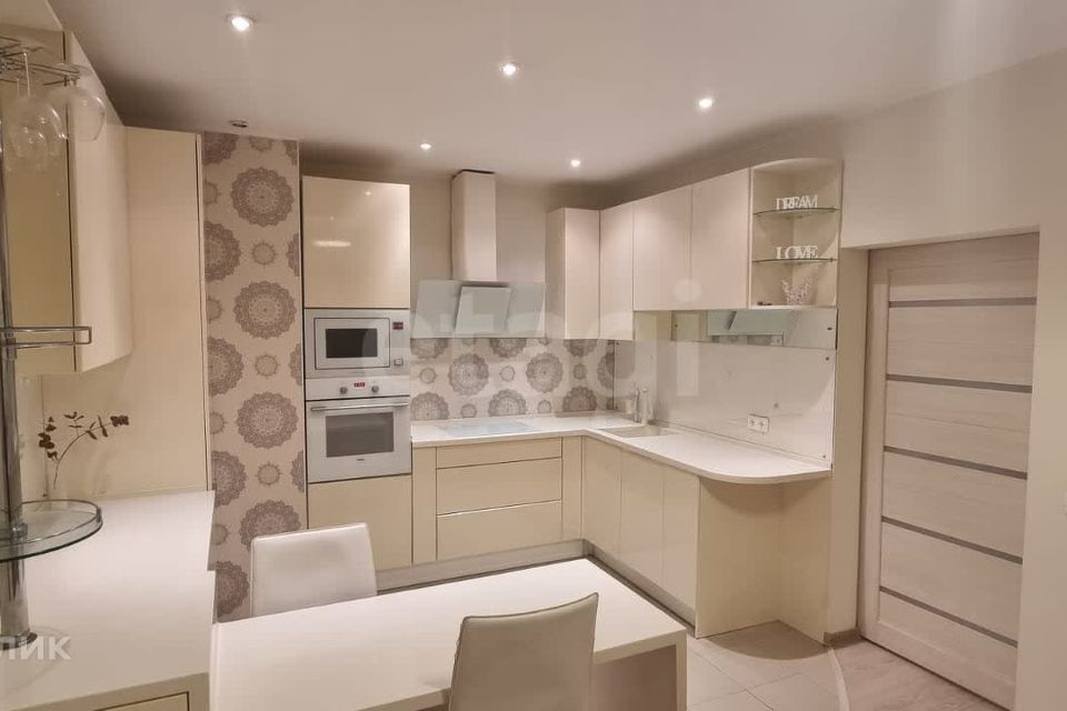 Продаётся 2-комнатная квартира, 85.1 м²