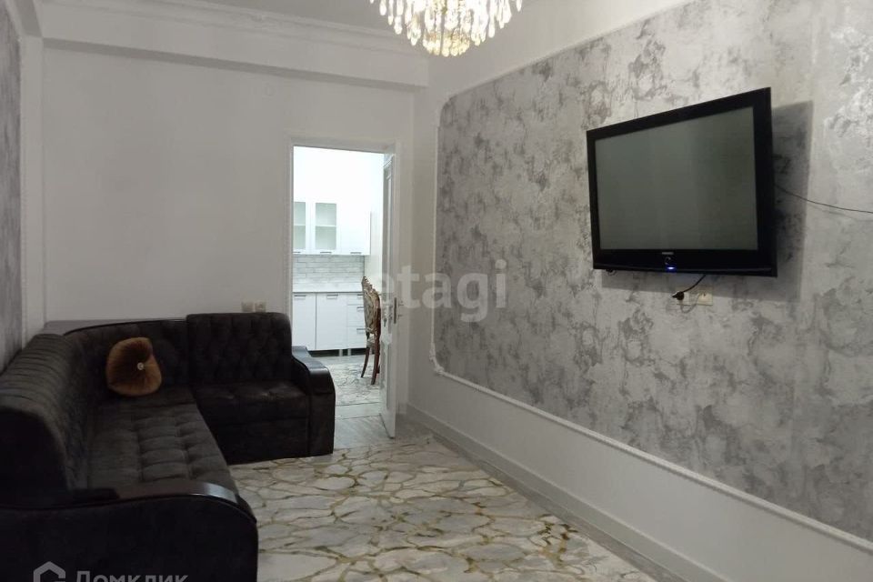 Продаётся 1-комнатная квартира, 63 м²