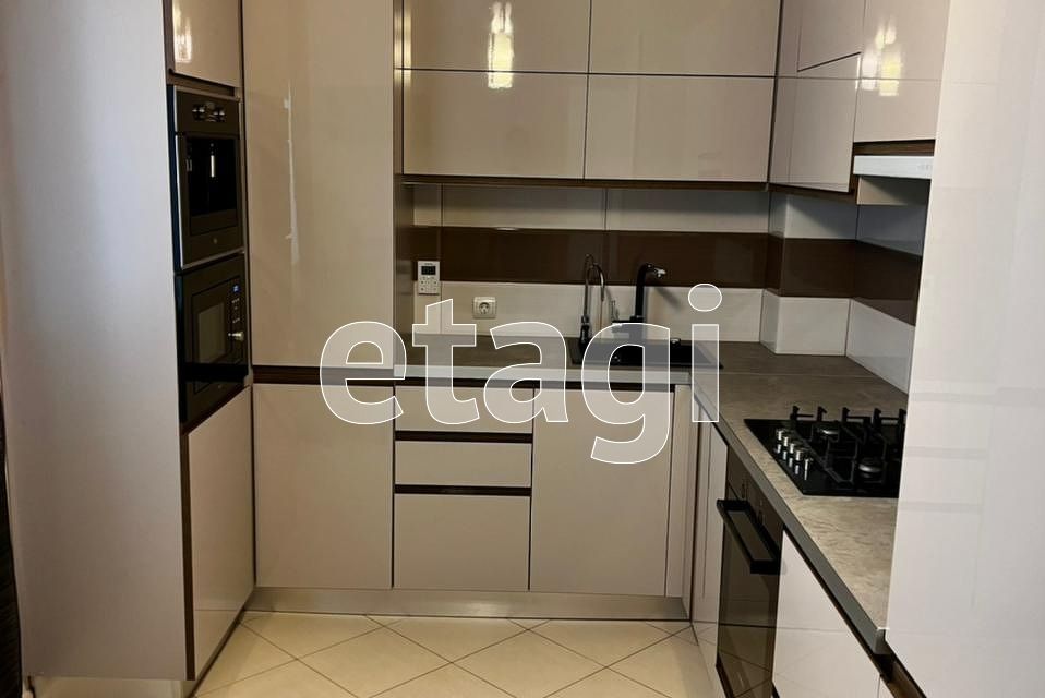 Продаётся 2-комнатная квартира, 57 м²