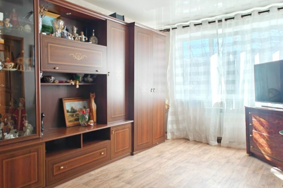 Продаётся 3-комнатная квартира, 51.8 м²