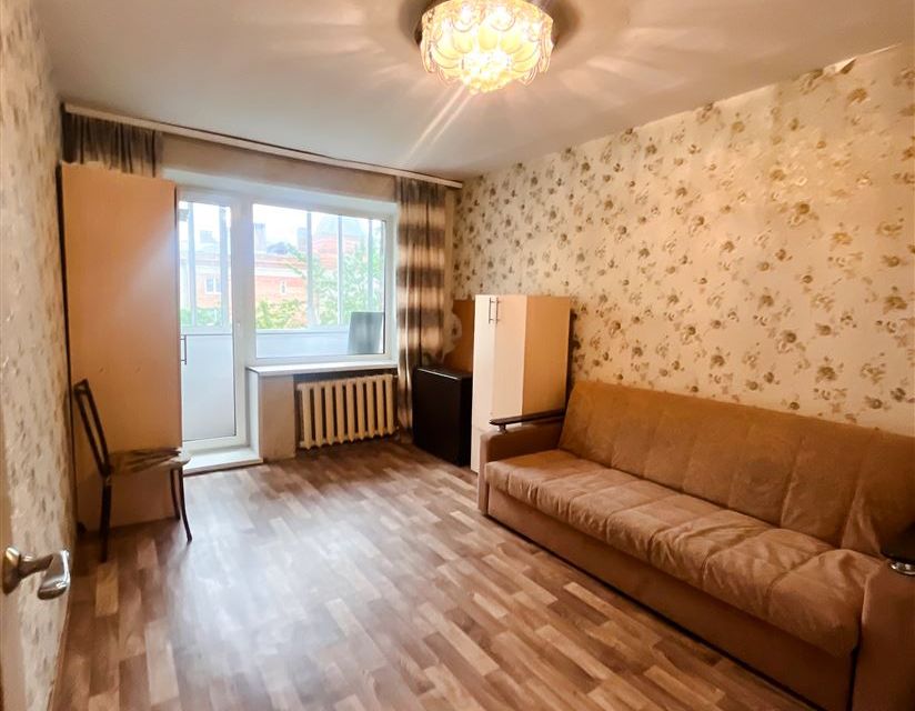 Продаётся 3-комнатная квартира, 56.9 м²