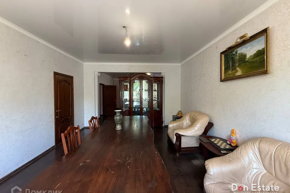 Продаётся дом, 305 м²